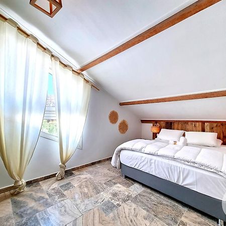 L'Etoile Bleue - Plein Centre De Saint-Gilles Avec Vue Imprenable Apartment Ngoại thất bức ảnh